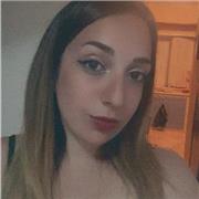 Studentessa universitaria aiuta i bambini ed i ragazzi delle elementari e delle medie nello svolgere i compiti. Preparata su tutte le materie di base